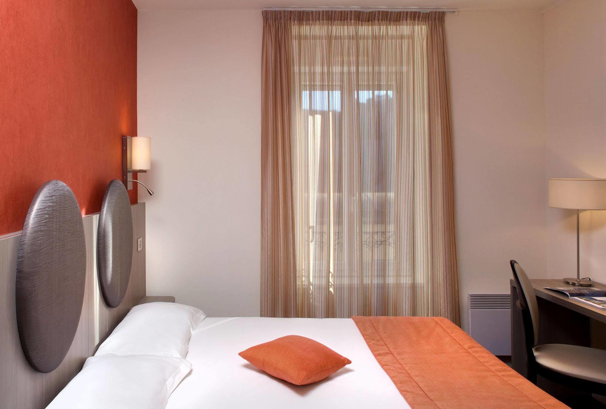 Hotel Arverna Vichy - Clt'Hotel Esterno foto