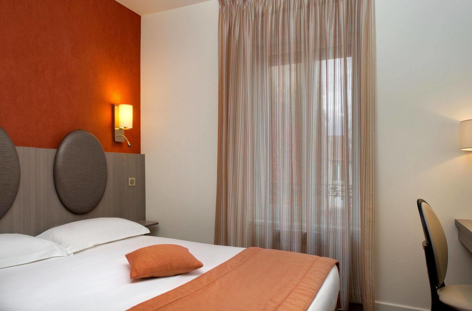 Hotel Arverna Vichy - Clt'Hotel Esterno foto