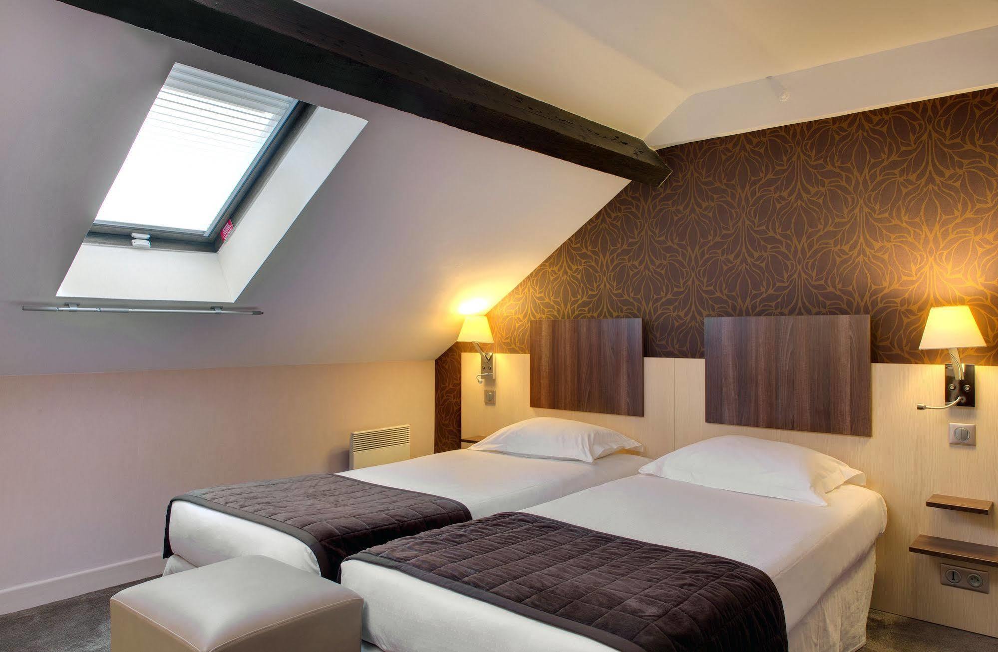 Hotel Arverna Vichy - Clt'Hotel Esterno foto