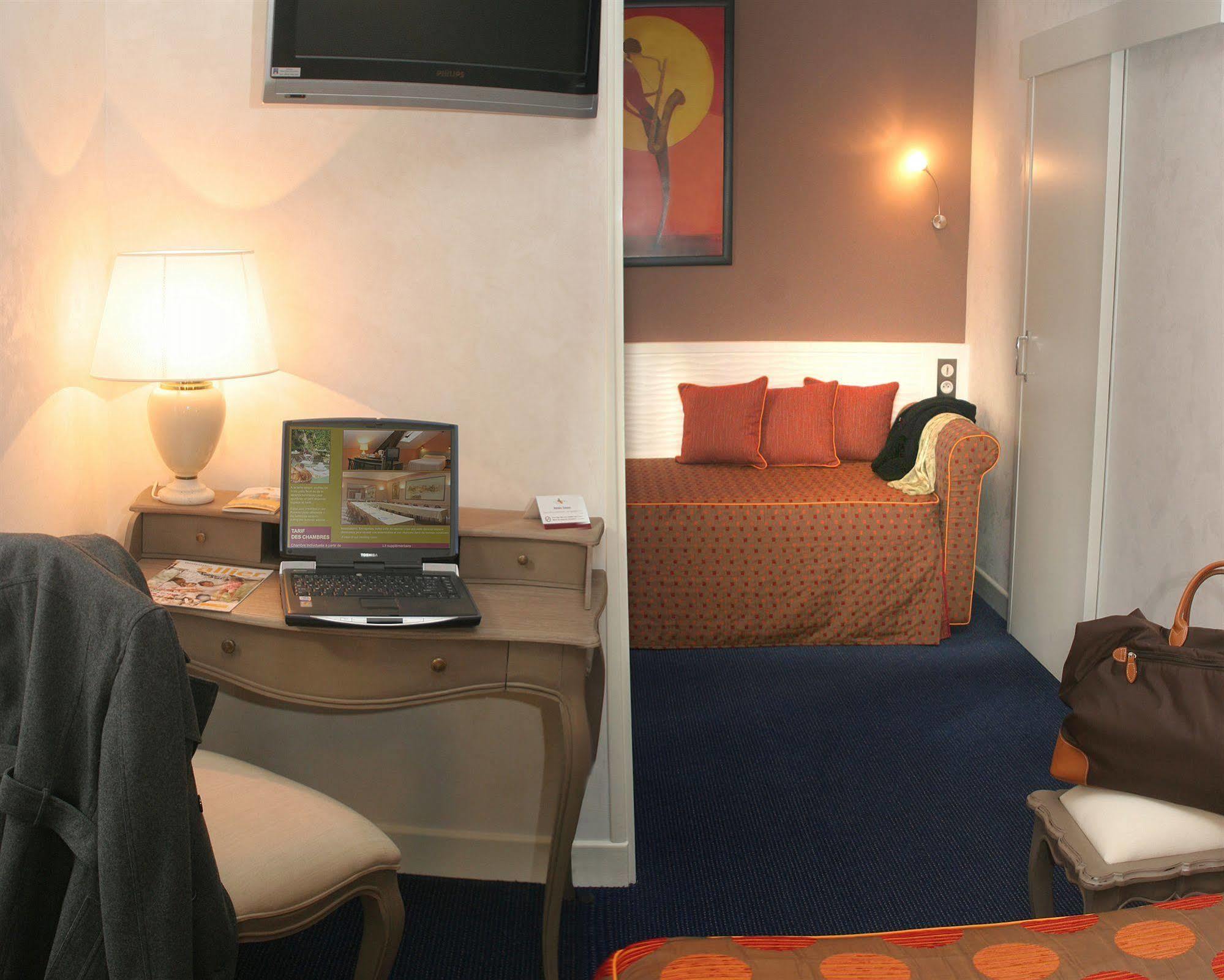 Hotel Arverna Vichy - Clt'Hotel Esterno foto