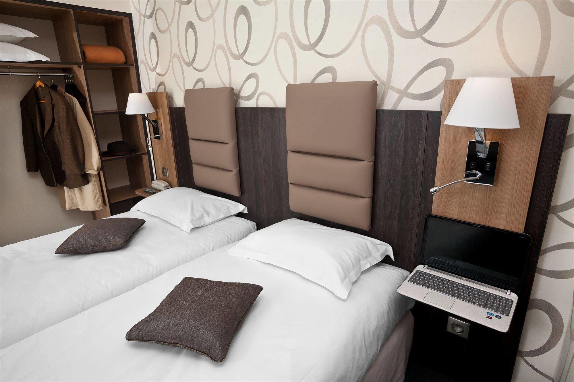 Hotel Arverna Vichy - Clt'Hotel Esterno foto